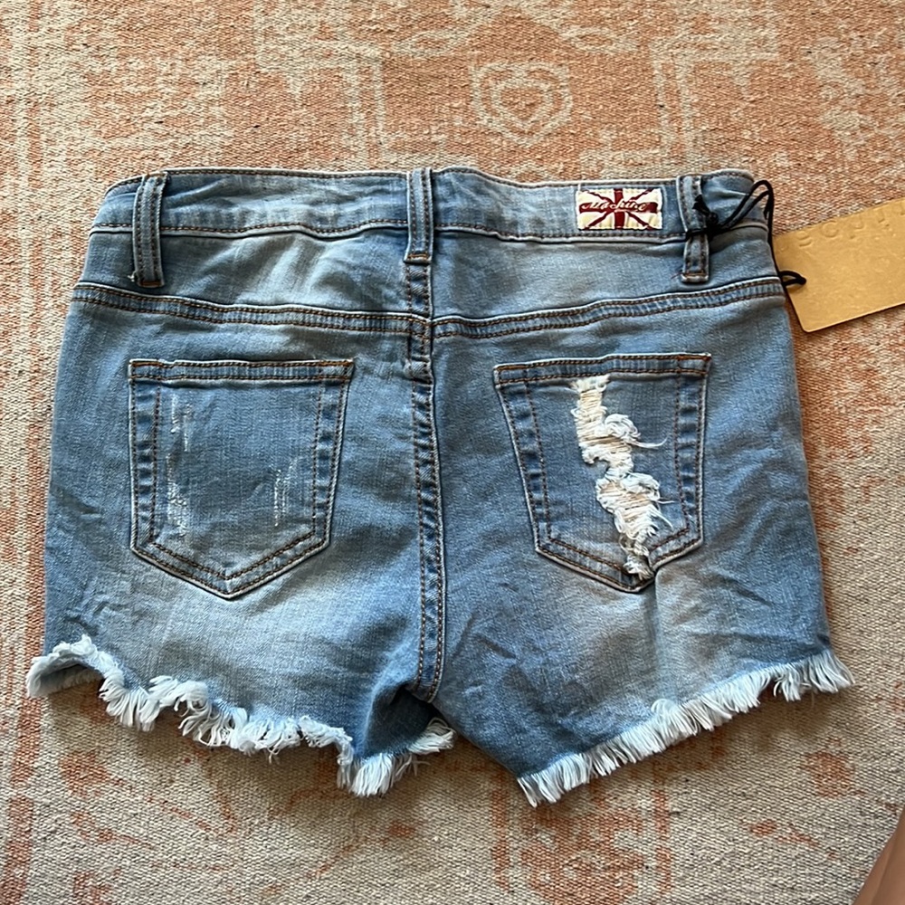 Machine Womens light wash jeans shorts - Picture 2 of 4